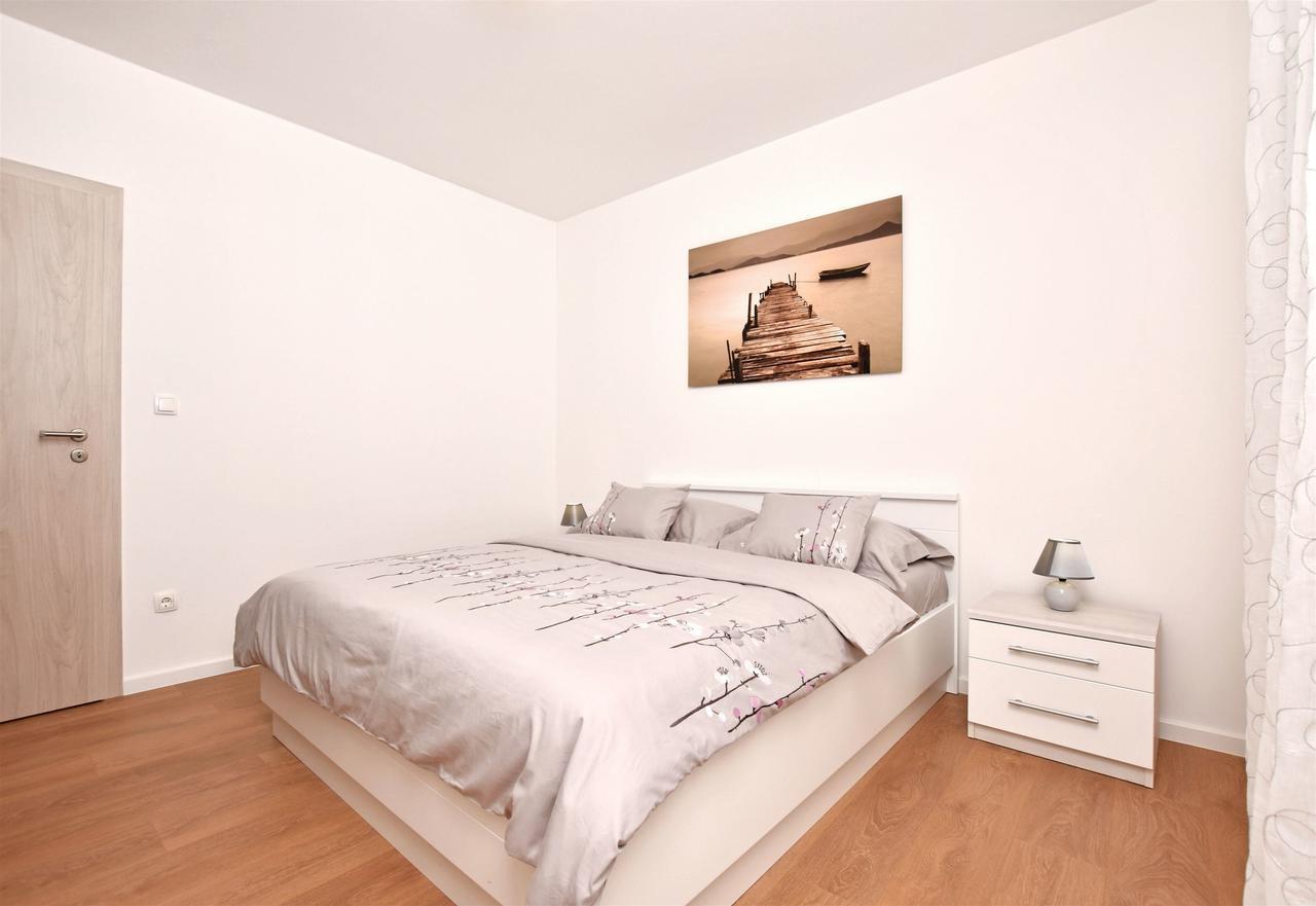 Apartment Dora Duće Eksteriør bilde
