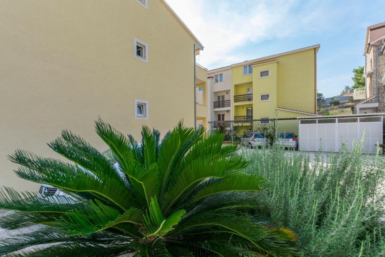 Apartment Dora Duće Eksteriør bilde