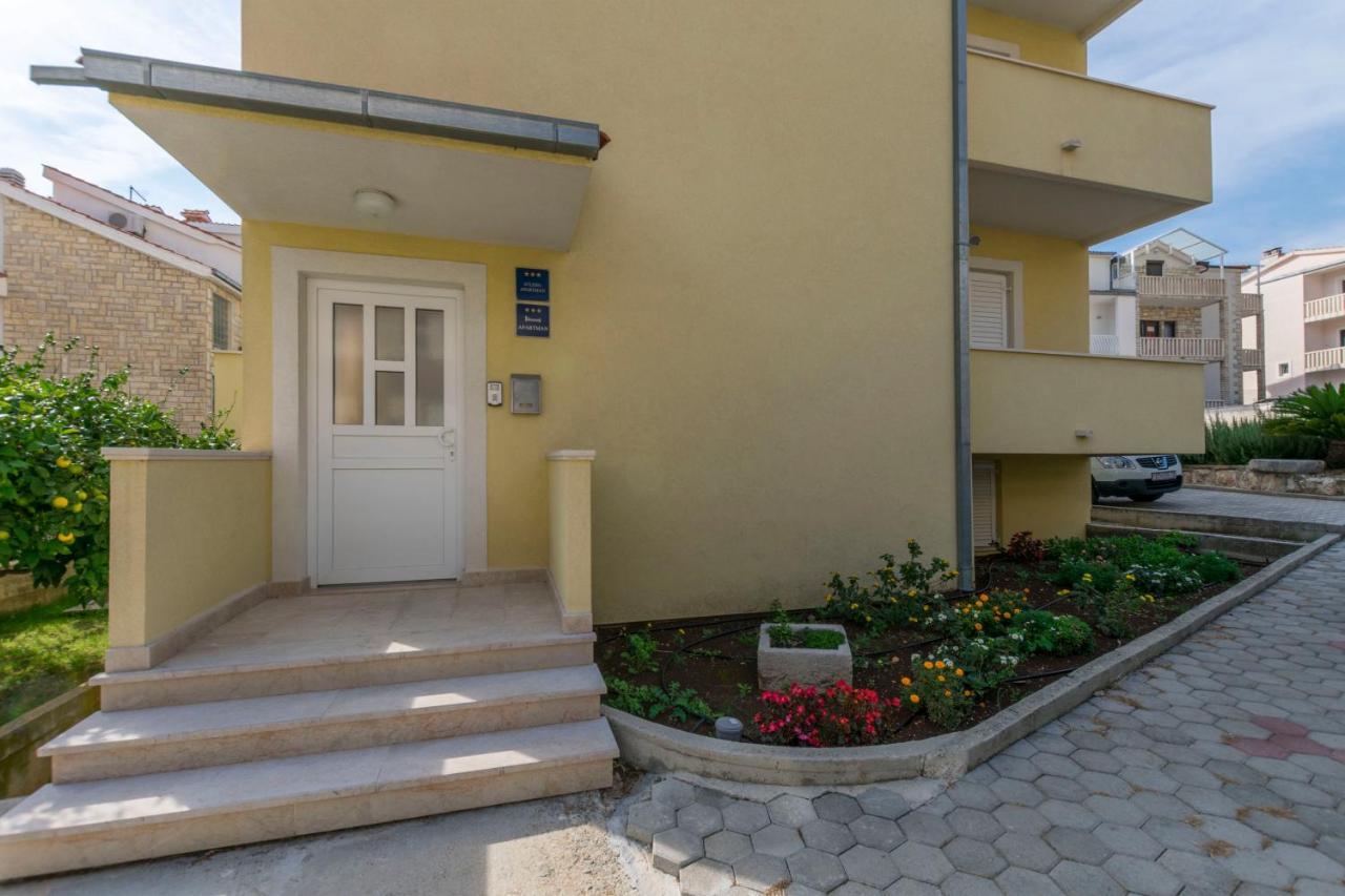 Apartment Dora Duće Eksteriør bilde