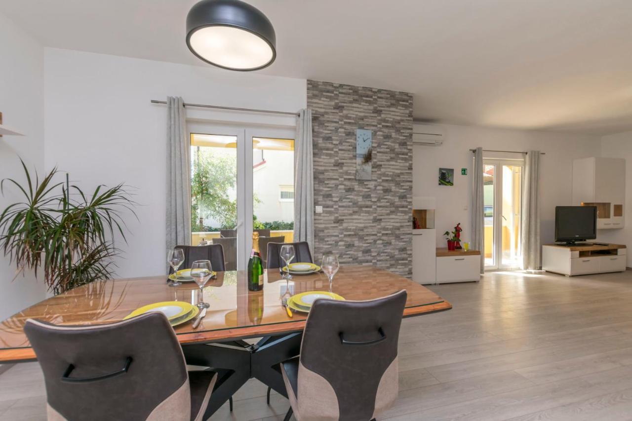 Apartment Dora Duće Eksteriør bilde