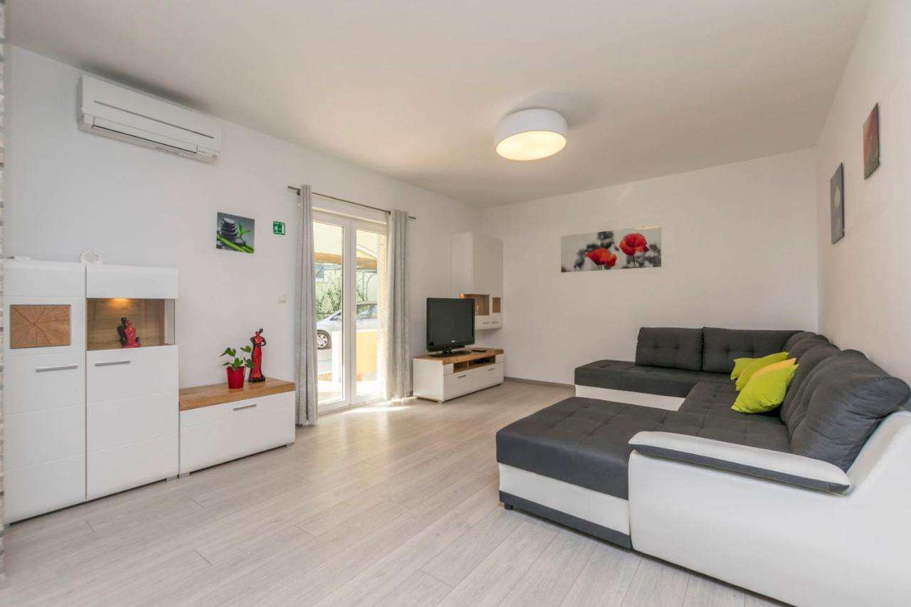 Apartment Dora Duće Rom bilde